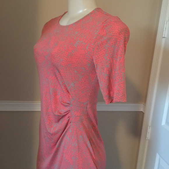  LIKE NEW - Pink & Grey Soft Body Hugging Dress - Picture 3 of 7